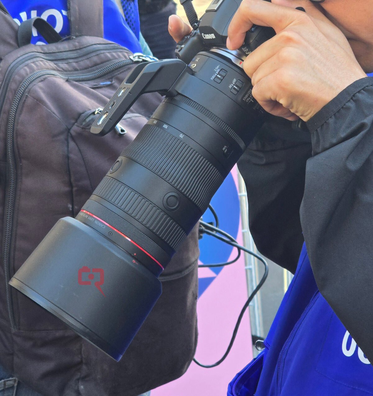 佳能白色 RF70-200mm F2.8 IS USM Z 电动变焦镜头曝光，预计年内发布