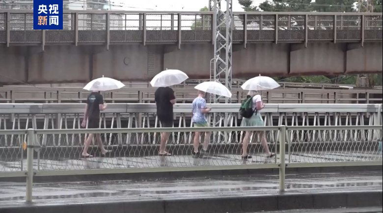 台风“珊珊”影响持续 日本部分地区遭强降雨  第1张